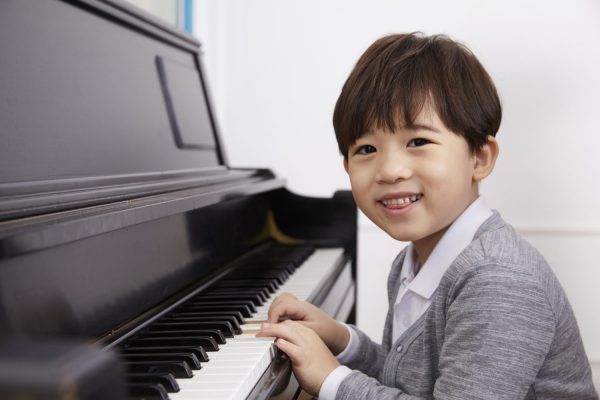 【ピアノ教室】子どもを通わせるメリットと教室の選び方